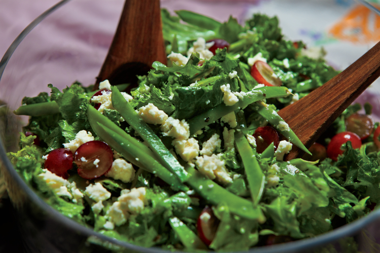 Recipe Mixed Green Salad with Snow Peas, Grapes and Feta