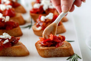 tomato recipes, Crostini with Goat Cheese and Tomato Bacon Jam