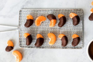 Chocolate-Dipped Tangerine Slices