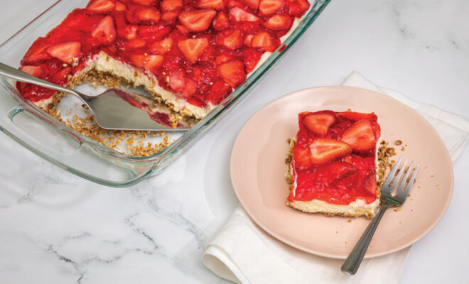 Strawberry pretzel salad